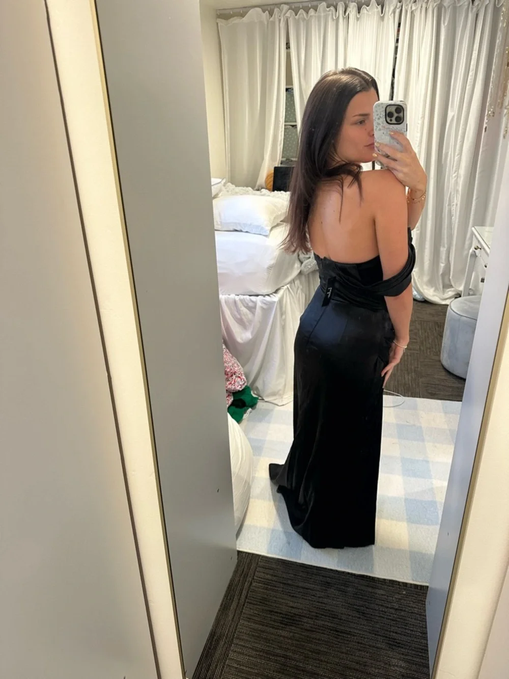 Lulu's Black One-Shoulder Evening Gown with High Slit - Picture 3 of 8